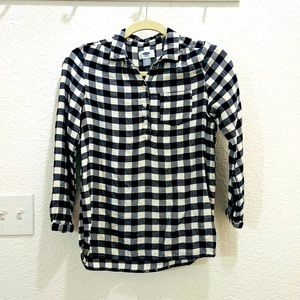 Old navy bottom down girls shirt size 10-12 (L )